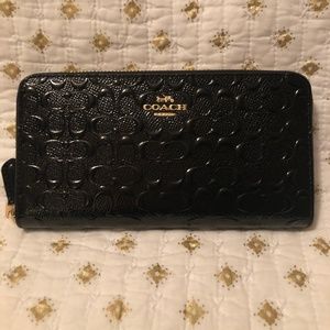 Coach Accordion Zip Wallet Black